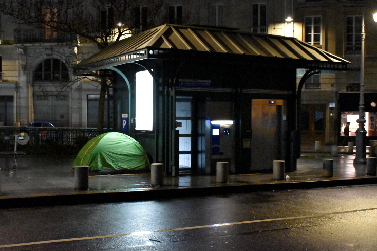 Pendant cette période de grand froid, des personnes sans-abri restent sans solution d'hébergement