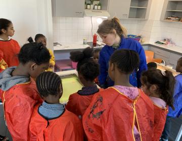 CENTQUATRE et Samusocial de Paris, quand les enfants s’initient aux arts vivants 